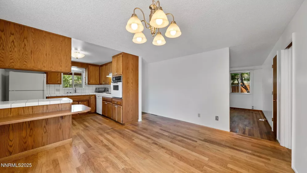 Breakfast Nook/Dining Area