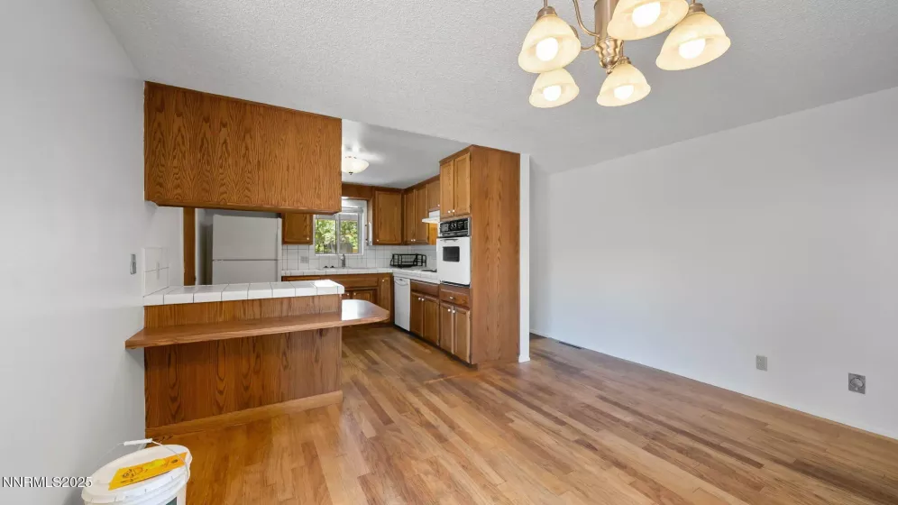 Breakfast Nook/Dining Area