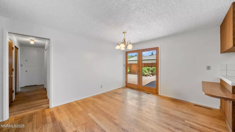 Breakfast Nook/Dining Area