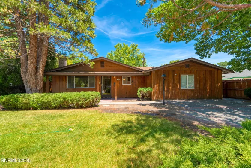 908 Robinson, Carson City, Nevada 89701, 4 Bedrooms Bedrooms, ,3 BathroomsBathrooms,Residential,Residential,Robinson,250052649