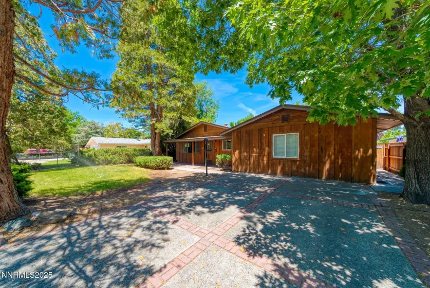 908 Robinson, Carson City, Nevada 89701, 4 Bedrooms Bedrooms, ,3 BathroomsBathrooms,Residential,Residential,Robinson,250052649