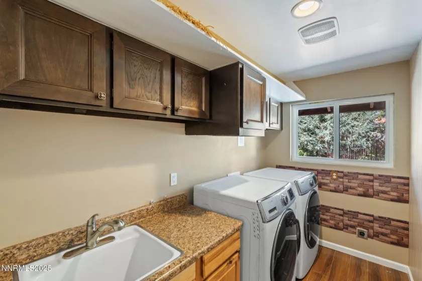 1445 Ayershire, Reno, Nevada 89509, 4 Bedrooms Bedrooms, ,3 BathroomsBathrooms,Residential,Residential,Ayershire,250052681