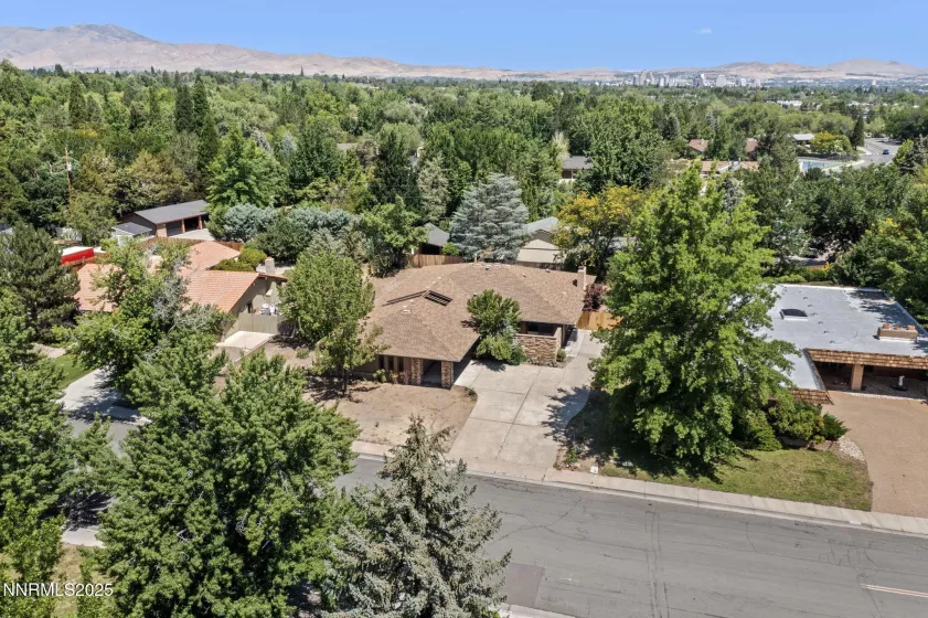 1445 Ayershire, Reno, Nevada 89509, 4 Bedrooms Bedrooms, ,3 BathroomsBathrooms,Residential,Residential,Ayershire,250052681