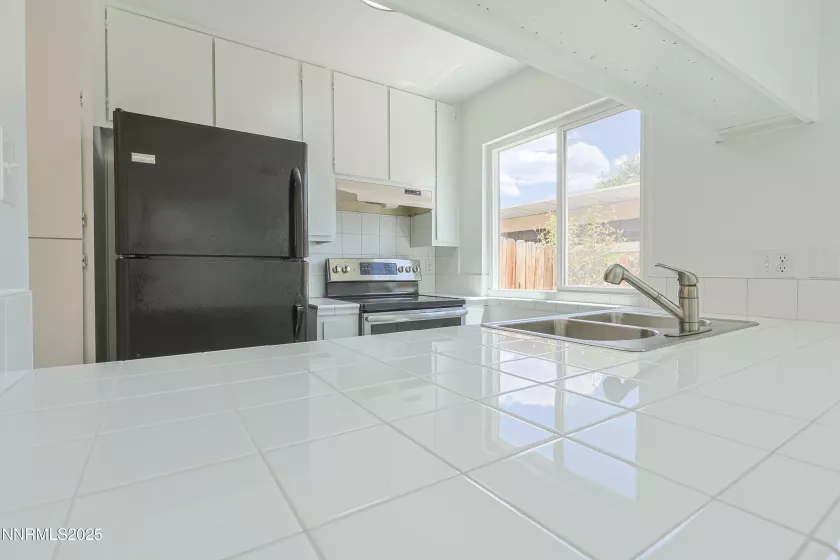 445 Pine Meadows, Sparks, Nevada 89431, 3 Bedrooms Bedrooms, ,2 BathroomsBathrooms,Residential,Residential,Pine Meadows,250052689