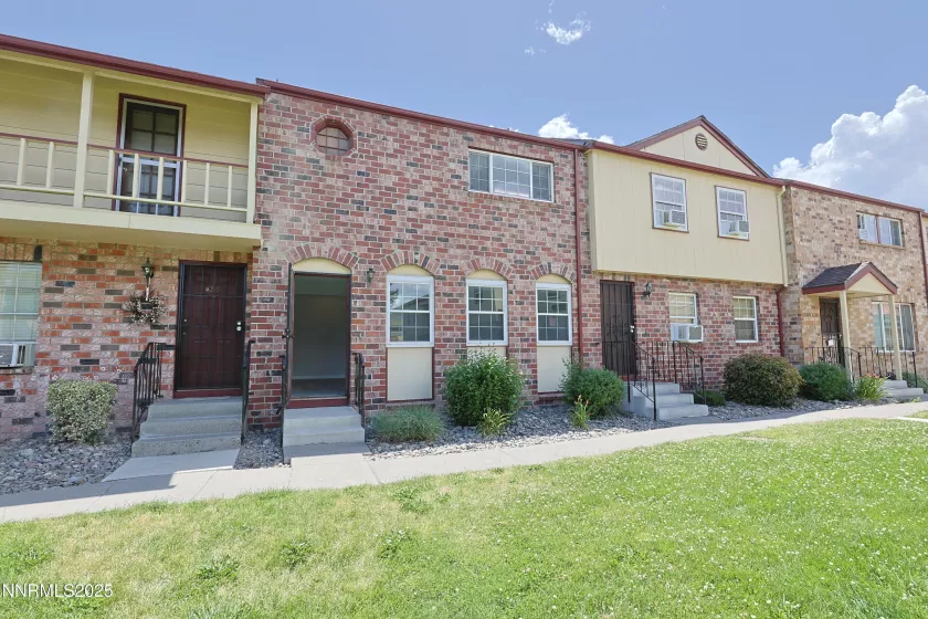 445 Pine Meadows, Sparks, Nevada 89431, 3 Bedrooms Bedrooms, ,2 BathroomsBathrooms,Residential,Residential,Pine Meadows,250052689