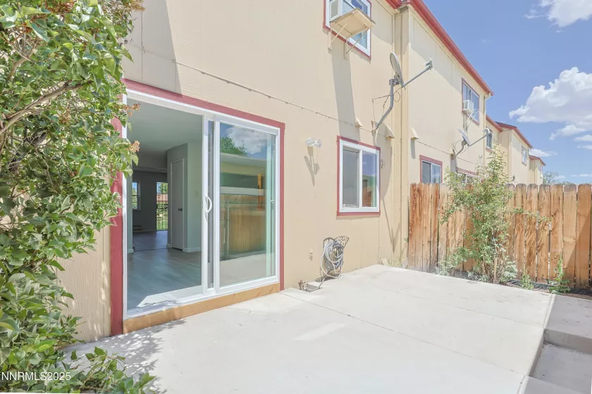 445 Pine Meadows, Sparks, Nevada 89431, 3 Bedrooms Bedrooms, ,2 BathroomsBathrooms,Residential,Residential,Pine Meadows,250052689