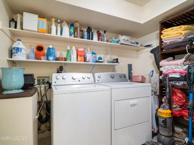 4001 Quinn, Carson City, Nevada 89701, 4 Bedrooms Bedrooms, ,4 BathroomsBathrooms,Residential,Residential,Quinn,250052715