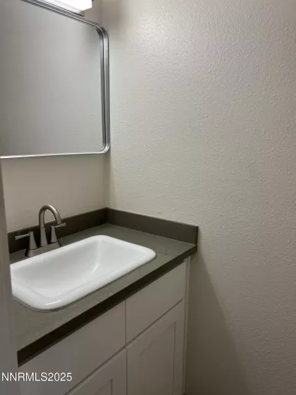 385 Smithridge, Reno, Nevada 89502, 2 Bedrooms Bedrooms, ,2 BathroomsBathrooms,Residential,Residential,Smithridge,250052723