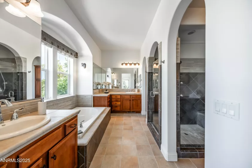 10212 Via Como, Reno, Nevada 89511, 4 Bedrooms Bedrooms, ,4 BathroomsBathrooms,Residential,Residential,Via Como,250052726
