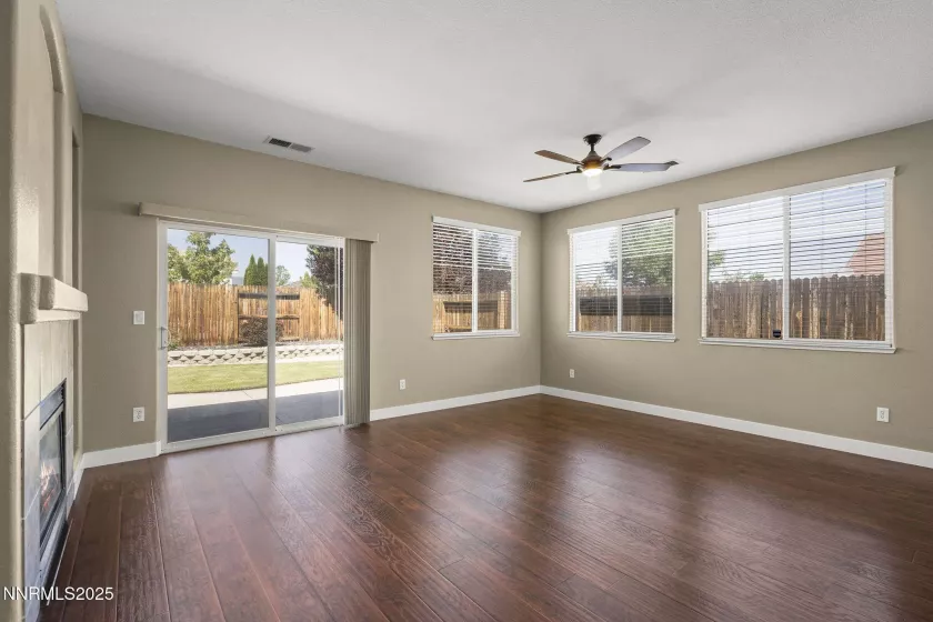 10265 Lucente, Reno, Nevada 89521, 3 Bedrooms Bedrooms, ,2 BathroomsBathrooms,Residential,Residential,Lucente,250052735