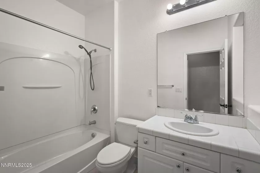 10265 Lucente, Reno, Nevada 89521, 3 Bedrooms Bedrooms, ,2 BathroomsBathrooms,Residential,Residential,Lucente,250052735