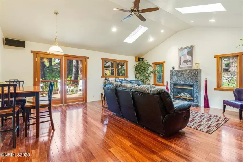 170 Pine, Stateline, Nevada 89449, 5 Bedrooms Bedrooms, ,2 BathroomsBathrooms,Residential,Residential,Pine,250052740