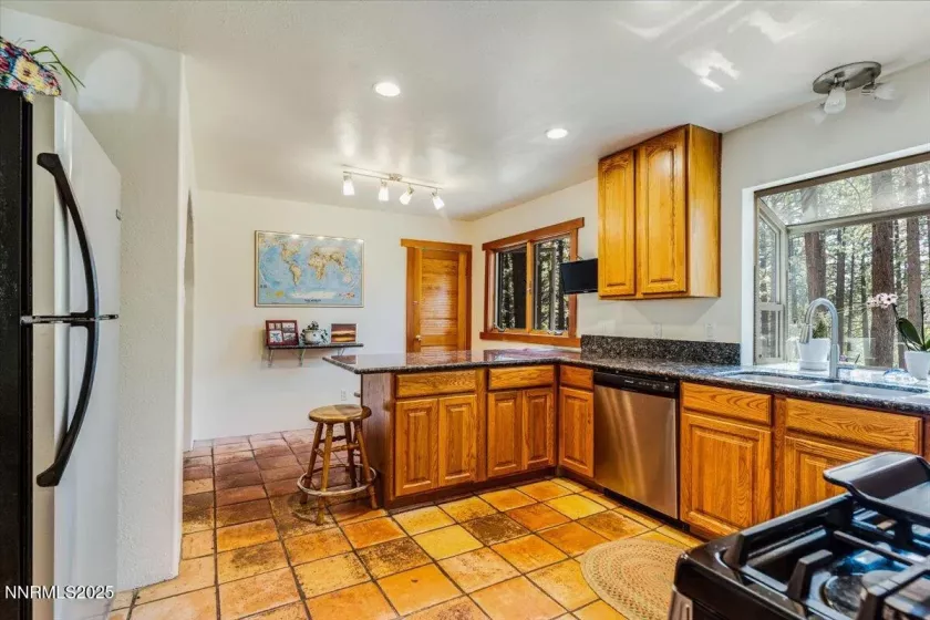 170 Pine, Stateline, Nevada 89449, 5 Bedrooms Bedrooms, ,2 BathroomsBathrooms,Residential,Residential,Pine,250052740