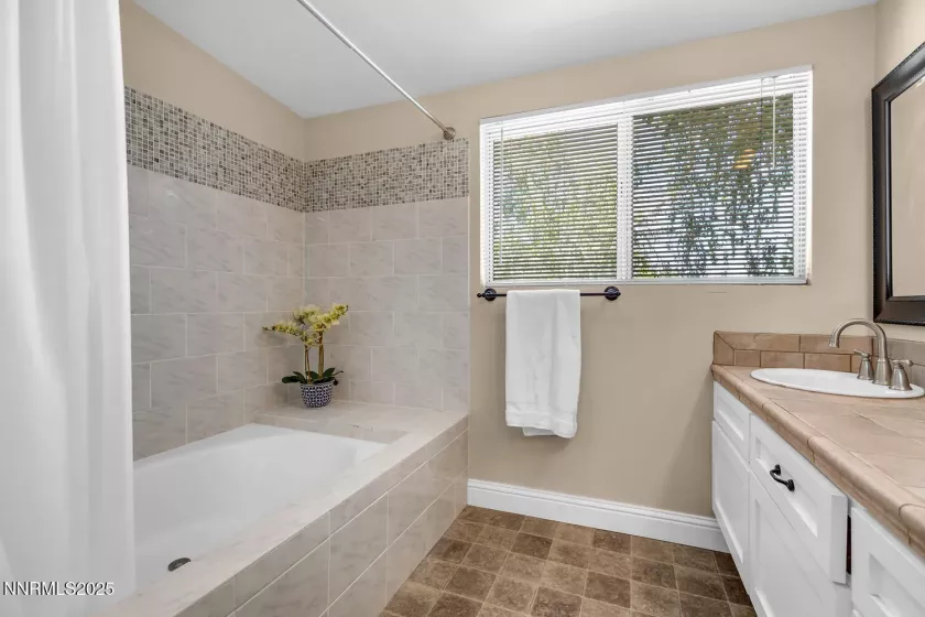 831 Blue Falls, Reno, Nevada 89511, 4 Bedrooms Bedrooms, ,3 BathroomsBathrooms,Residential,Residential,Blue Falls,250052743