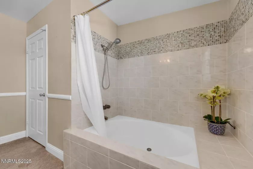 831 Blue Falls, Reno, Nevada 89511, 4 Bedrooms Bedrooms, ,3 BathroomsBathrooms,Residential,Residential,Blue Falls,250052743