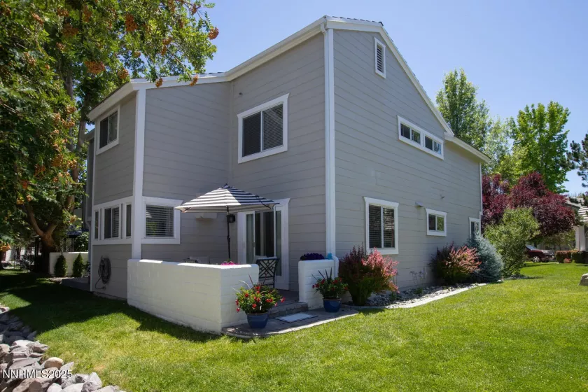831 Blue Falls, Reno, Nevada 89511, 4 Bedrooms Bedrooms, ,3 BathroomsBathrooms,Residential,Residential,Blue Falls,250052743