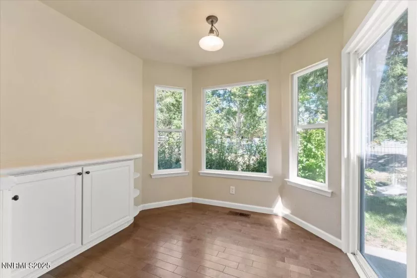 7187 Blue Falls, Reno, Nevada 89511, 4 Bedrooms Bedrooms, ,2 BathroomsBathrooms,Residential,Residential,Blue Falls,250052745