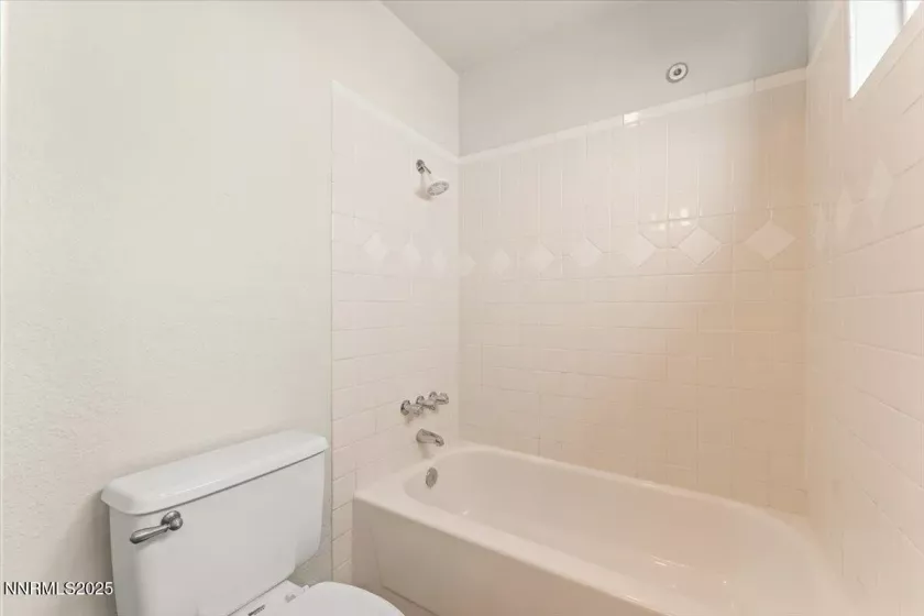 7187 Blue Falls, Reno, Nevada 89511, 4 Bedrooms Bedrooms, ,2 BathroomsBathrooms,Residential,Residential,Blue Falls,250052745