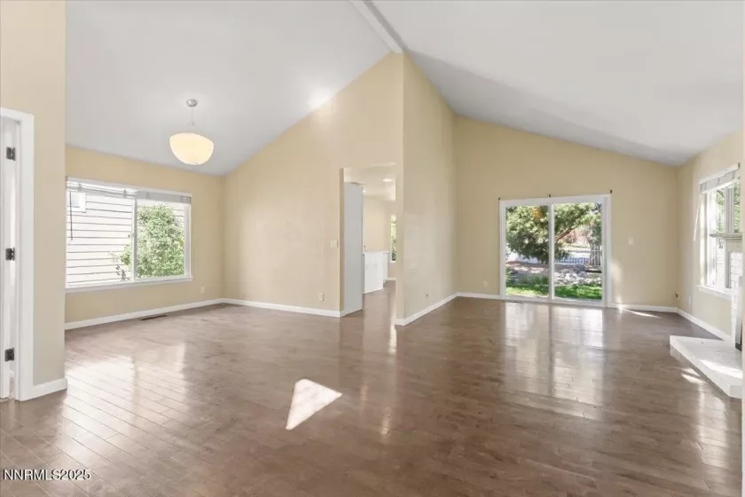 7187 Blue Falls, Reno, Nevada 89511, 4 Bedrooms Bedrooms, ,2 BathroomsBathrooms,Residential,Residential,Blue Falls,250052745