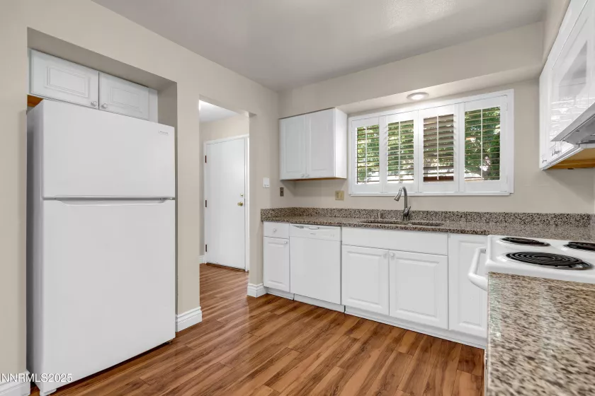 419 Smithridge, Reno, Nevada 89502, 2 Bedrooms Bedrooms, ,2 BathroomsBathrooms,Residential,Residential,Smithridge,250052758