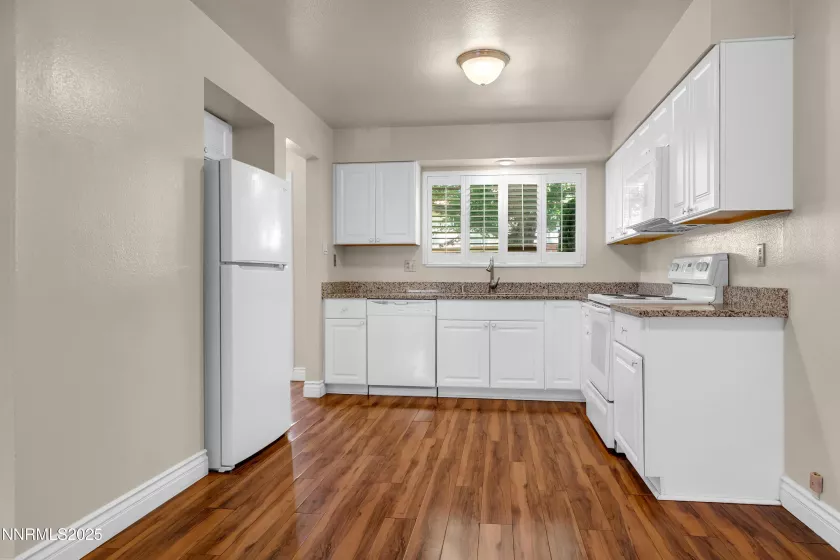 419 Smithridge, Reno, Nevada 89502, 2 Bedrooms Bedrooms, ,2 BathroomsBathrooms,Residential,Residential,Smithridge,250052758