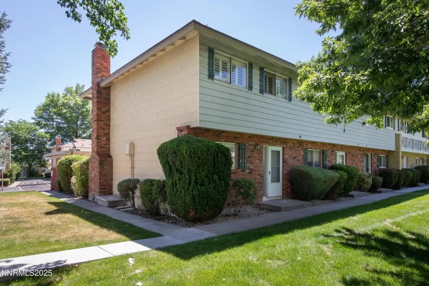 419 Smithridge, Reno, Nevada 89502, 2 Bedrooms Bedrooms, ,2 BathroomsBathrooms,Residential,Residential,Smithridge,250052758