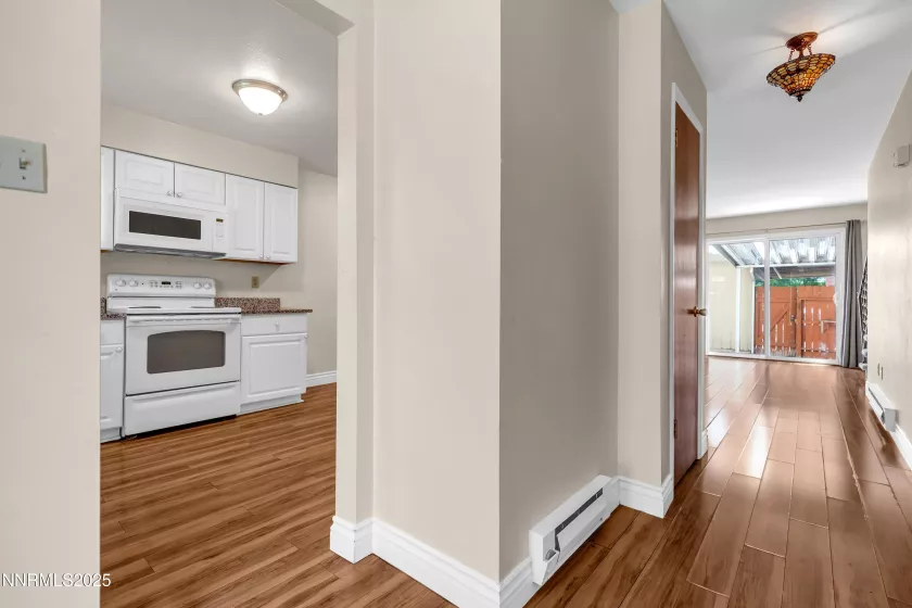 419 Smithridge, Reno, Nevada 89502, 2 Bedrooms Bedrooms, ,2 BathroomsBathrooms,Residential,Residential,Smithridge,250052758