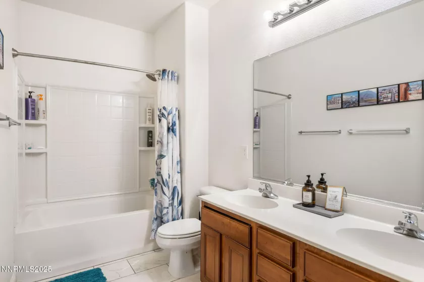 11405 Crotone, Reno, Nevada 89521, 3 Bedrooms Bedrooms, ,2 BathroomsBathrooms,Residential,Residential,Crotone,250052768