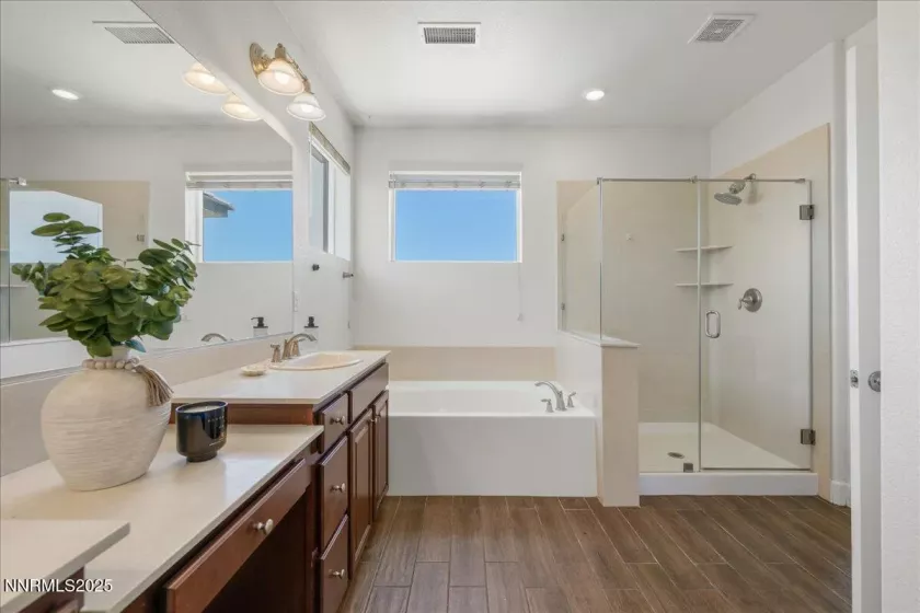 10365 Gold Mine, Reno, Nevada 89521, 4 Bedrooms Bedrooms, ,4 BathroomsBathrooms,Residential,Residential,Gold Mine,250052766