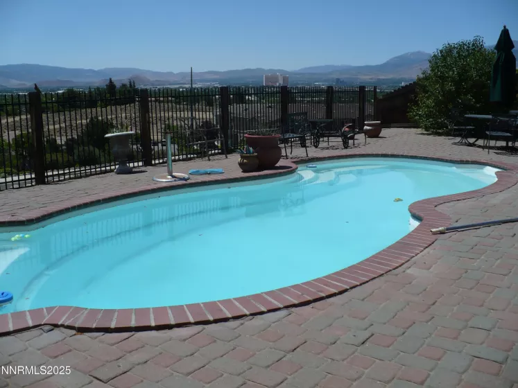 3160 Creekside, Sparks, Nevada 89431, 4 Bedrooms Bedrooms, ,3 BathroomsBathrooms,Residential,Residential,Creekside,250052774