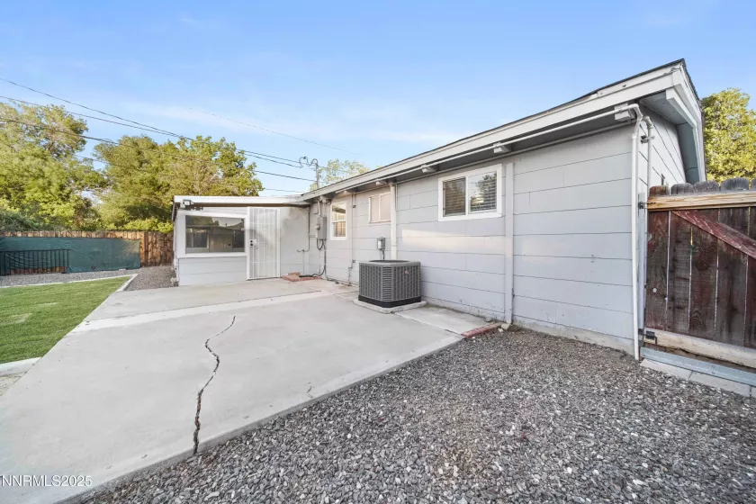 1006 Greenbrae, Sparks, Nevada 89431, 3 Bedrooms Bedrooms, ,2 BathroomsBathrooms,Residential,Residential,Greenbrae,250052782