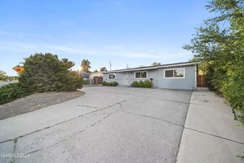 1006 Greenbrae, Sparks, Nevada 89431, 3 Bedrooms Bedrooms, ,2 BathroomsBathrooms,Residential,Residential,Greenbrae,250052782