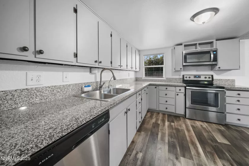 1006 Greenbrae, Sparks, Nevada 89431, 3 Bedrooms Bedrooms, ,2 BathroomsBathrooms,Residential,Residential,Greenbrae,250052782