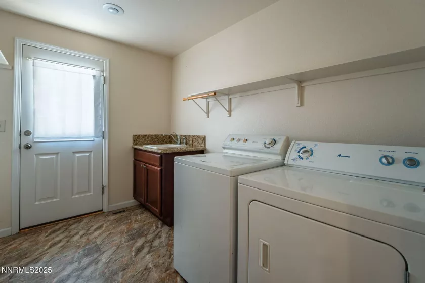 700 Ferris, Reno, Nevada 89509, 3 Bedrooms Bedrooms, ,2 BathroomsBathrooms,Residential,Residential,Ferris,250052786