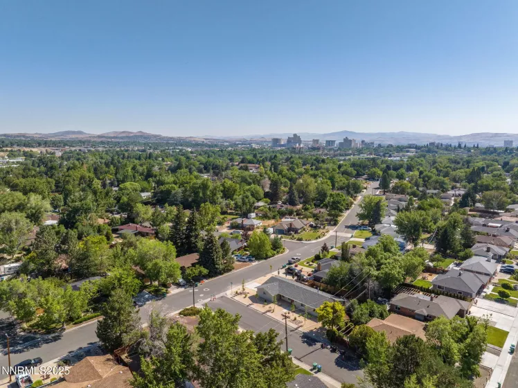 700 Ferris, Reno, Nevada 89509, 3 Bedrooms Bedrooms, ,2 BathroomsBathrooms,Residential,Residential,Ferris,250052786