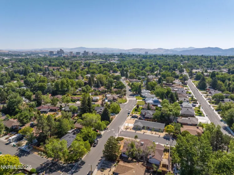 700 Ferris, Reno, Nevada 89509, 3 Bedrooms Bedrooms, ,2 BathroomsBathrooms,Residential,Residential,Ferris,250052786