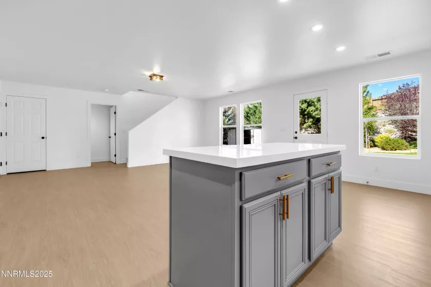 8868 Silverkist, Reno, Nevada 89506, 4 Bedrooms Bedrooms, ,3 BathroomsBathrooms,Residential,Residential,Silverkist,250052810