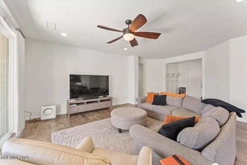 9620 Jessica, Reno, Nevada 89521, 4 Bedrooms Bedrooms, ,3 BathroomsBathrooms,Residential,Residential,Jessica,250052818