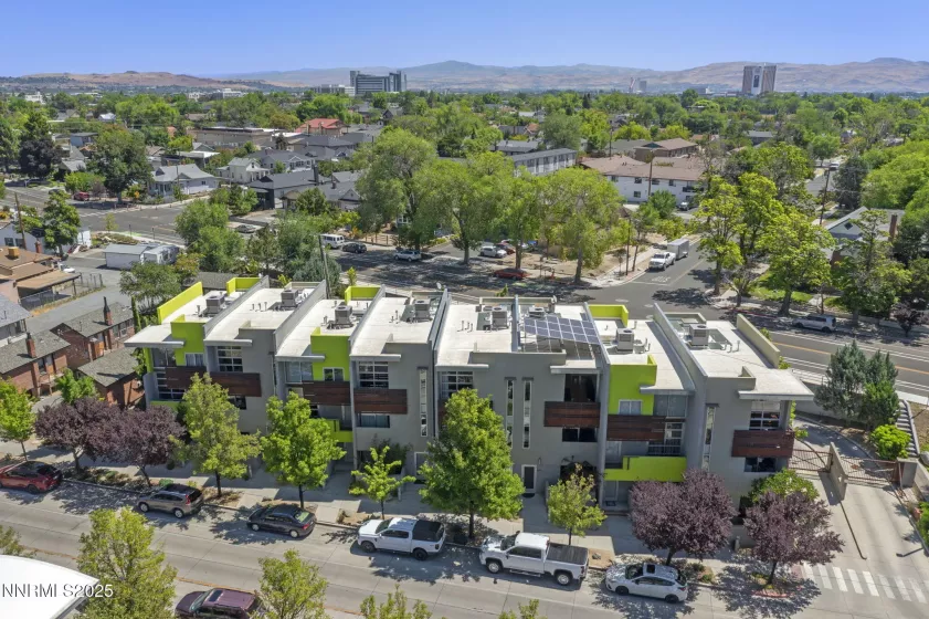 880 Center, Reno, Nevada 89501, 2 Bedrooms Bedrooms, ,3 BathroomsBathrooms,Residential,Residential,Center,250052838