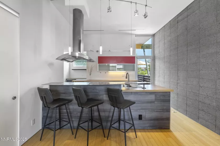 880 Center, Reno, Nevada 89501, 2 Bedrooms Bedrooms, ,3 BathroomsBathrooms,Residential,Residential,Center,250052838