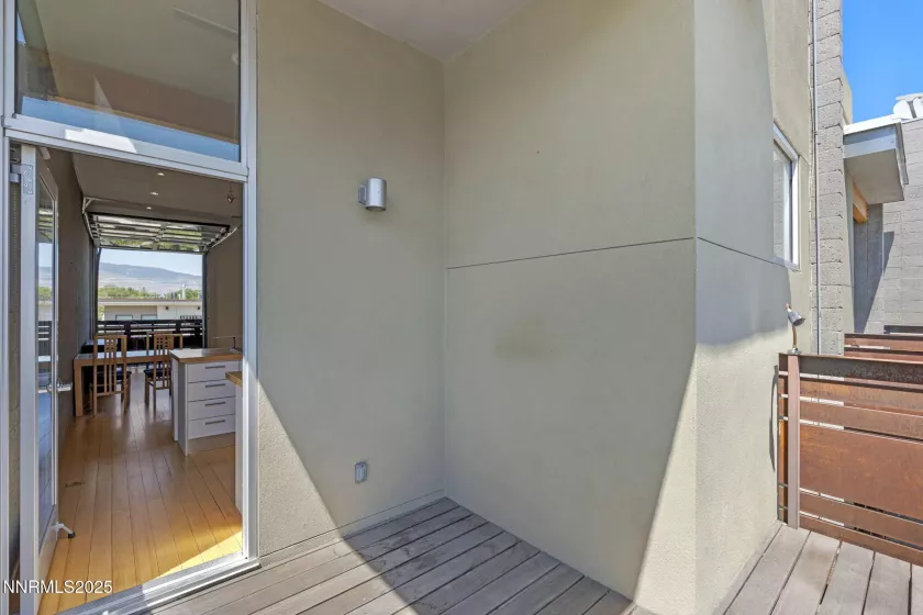 880 Center, Reno, Nevada 89501, 2 Bedrooms Bedrooms, ,3 BathroomsBathrooms,Residential,Residential,Center,250052838