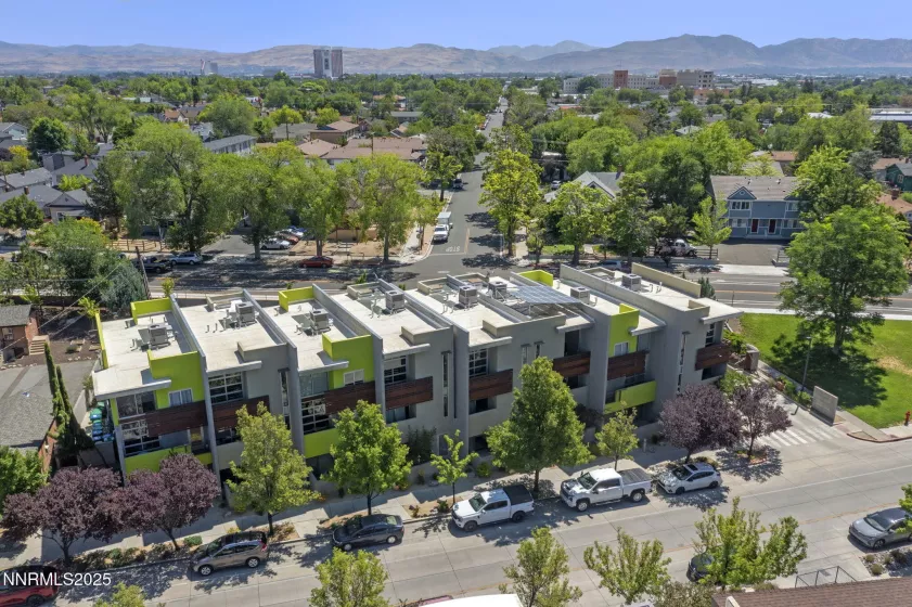 880 Center, Reno, Nevada 89501, 2 Bedrooms Bedrooms, ,3 BathroomsBathrooms,Residential,Residential,Center,250052838