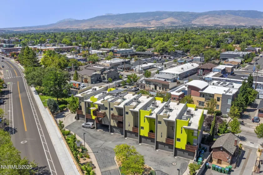 880 Center, Reno, Nevada 89501, 2 Bedrooms Bedrooms, ,3 BathroomsBathrooms,Residential,Residential,Center,250052838