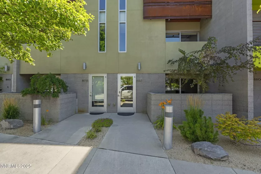 880 Center, Reno, Nevada 89501, 2 Bedrooms Bedrooms, ,3 BathroomsBathrooms,Residential,Residential,Center,250052838