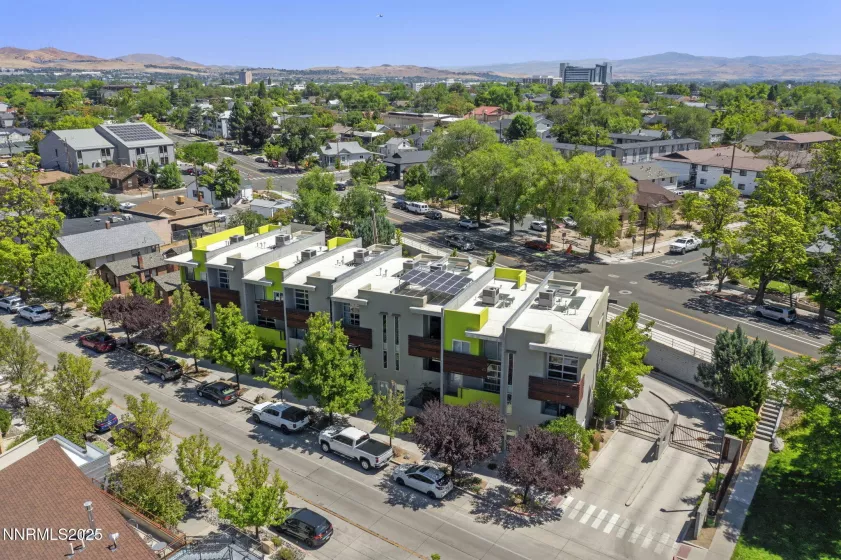 880 Center, Reno, Nevada 89501, 2 Bedrooms Bedrooms, ,3 BathroomsBathrooms,Residential,Residential,Center,250052838