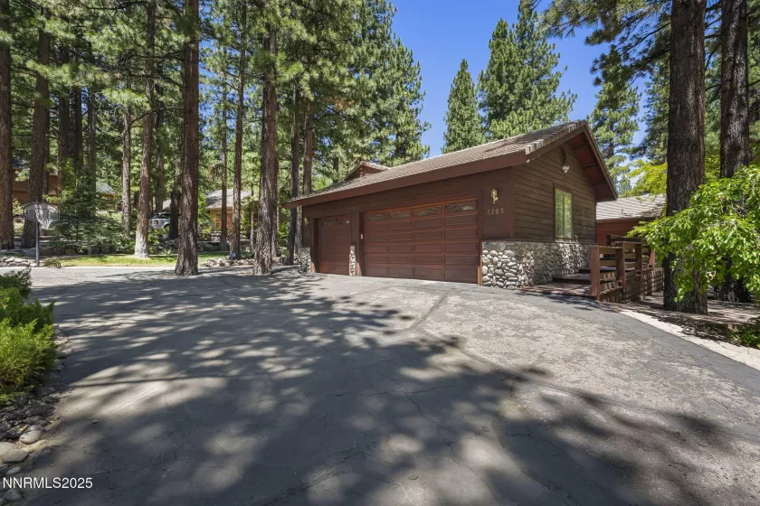 1705 Blue Spruce, Reno, Nevada 89511, 4 Bedrooms Bedrooms, ,3 BathroomsBathrooms,Residential,Residential,Blue Spruce,250052846