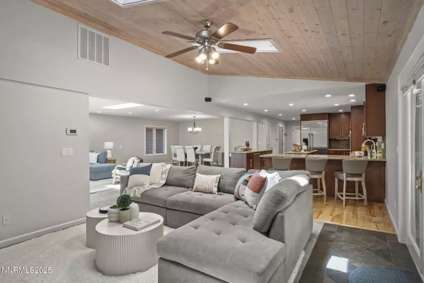 1705 Blue Spruce, Reno, Nevada 89511, 4 Bedrooms Bedrooms, ,3 BathroomsBathrooms,Residential,Residential,Blue Spruce,250052846