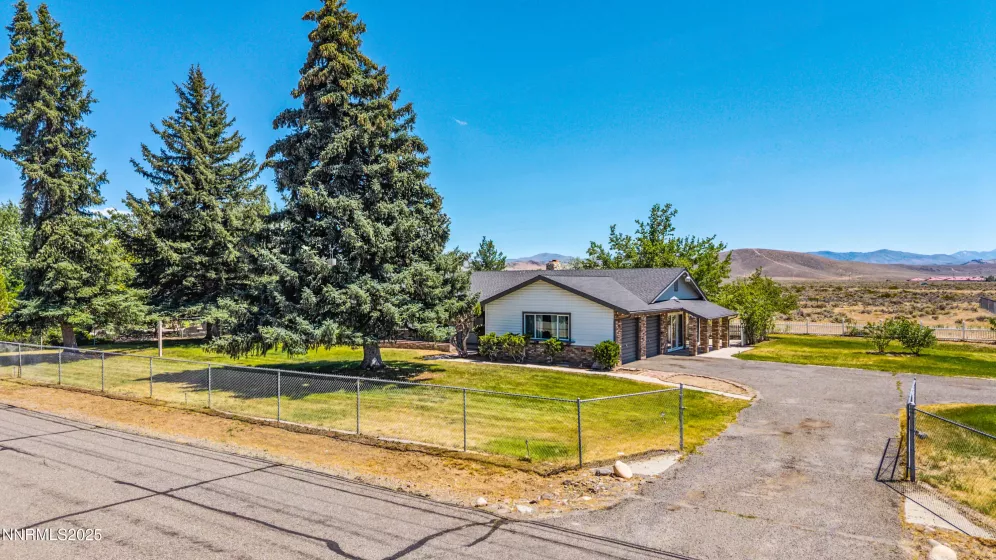 1513 Riverview, Gardnerville, Nevada 89460, 3 Bedrooms Bedrooms, ,2 BathroomsBathrooms,Residential,Residential,Riverview,250052854