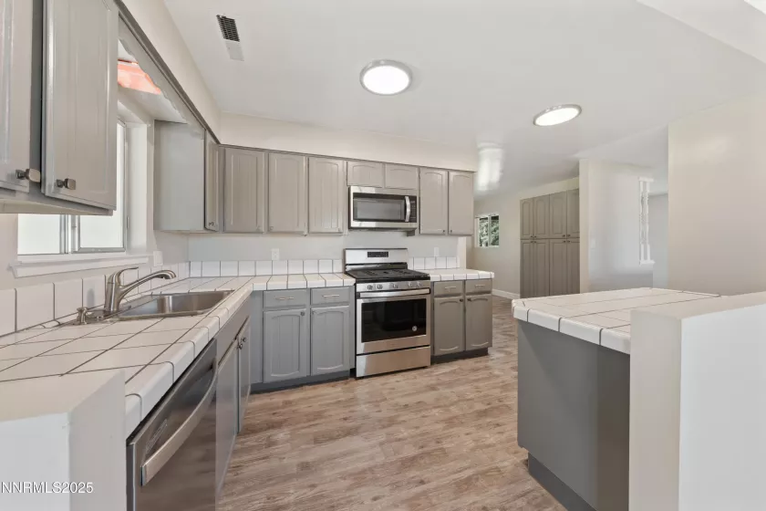 1513 Riverview, Gardnerville, Nevada 89460, 3 Bedrooms Bedrooms, ,2 BathroomsBathrooms,Residential,Residential,Riverview,250052854
