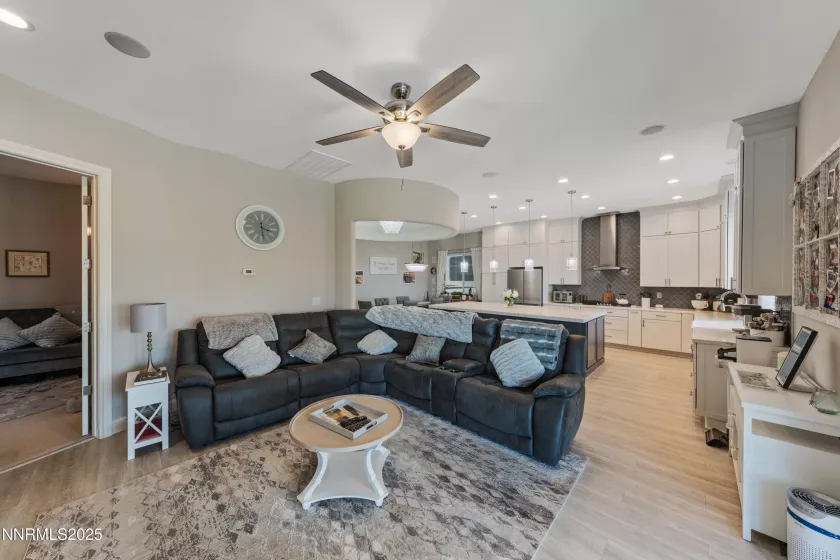 1703 Cloud Peak, Sparks, Nevada 89436, 3 Bedrooms Bedrooms, ,3 BathroomsBathrooms,Residential,Residential,Cloud Peak,250052858